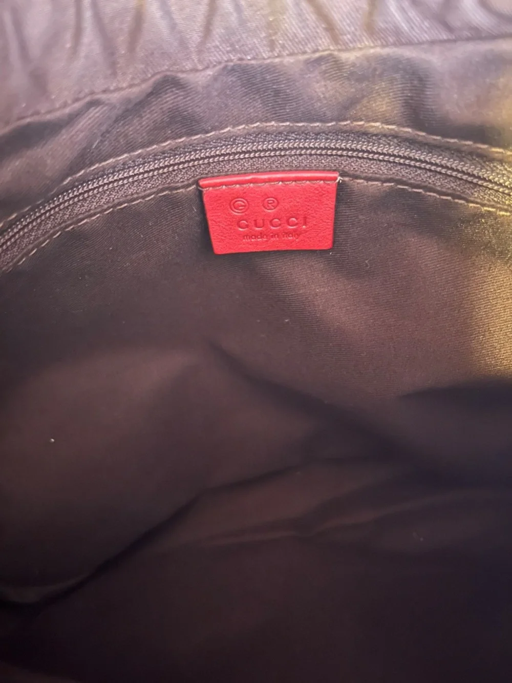 🌺Beautiful Authentic Gucci Guccissima Charmy  Hobo Red Leather Bag.